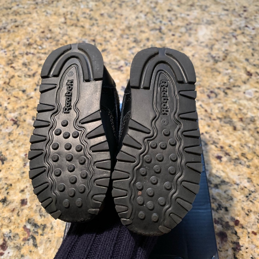 Infants Reeboks. - Picture 2 of 4